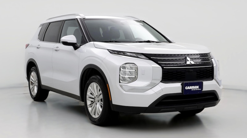 2022 Mitsubishi Outlander ES Hero Image