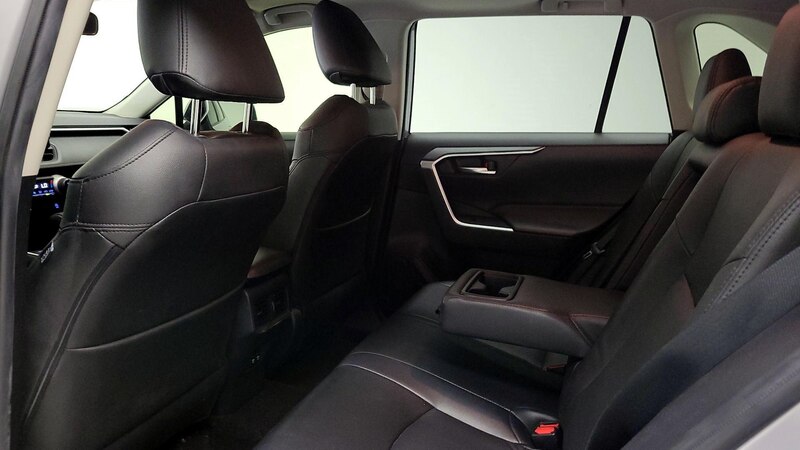 2020 Toyota RAV4 XLE 19