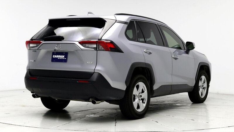 2020 Toyota RAV4 XLE 8