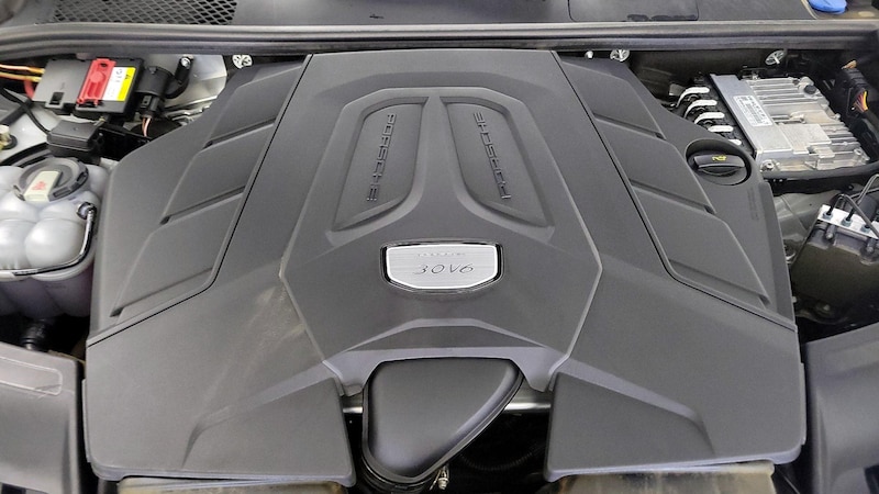 2020 Porsche Cayenne Coupe 23