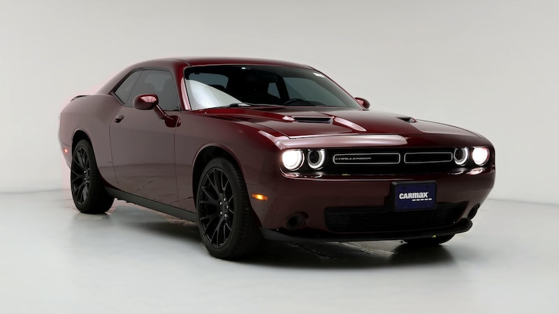 2017 Dodge Challenger SXT Hero Image