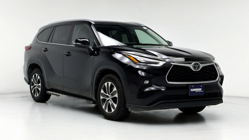 2021 Toyota Highlander XLE Hero Image