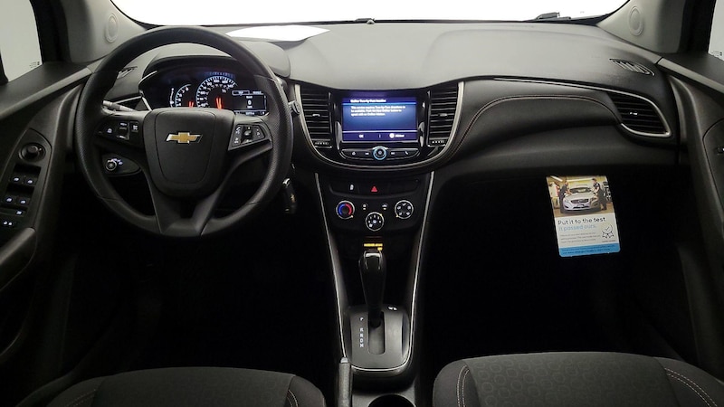 2020 Chevrolet Trax LS 9