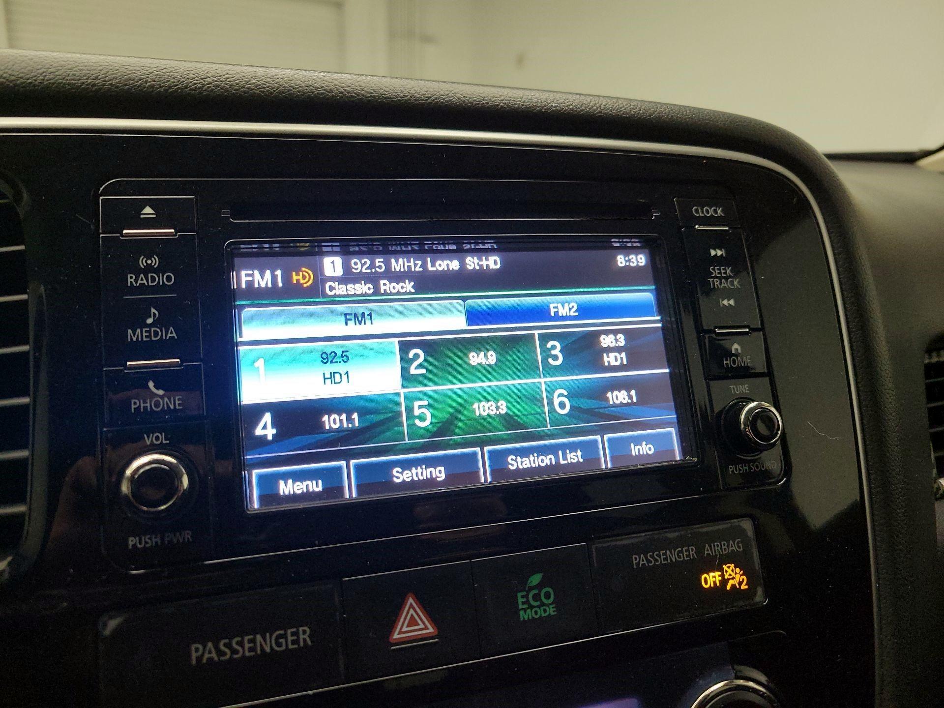 Thumbnail: 2016 Mitsubishi Outlander - 14