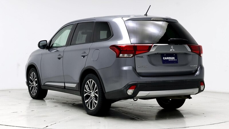 2016 Mitsubishi Outlander SE 2