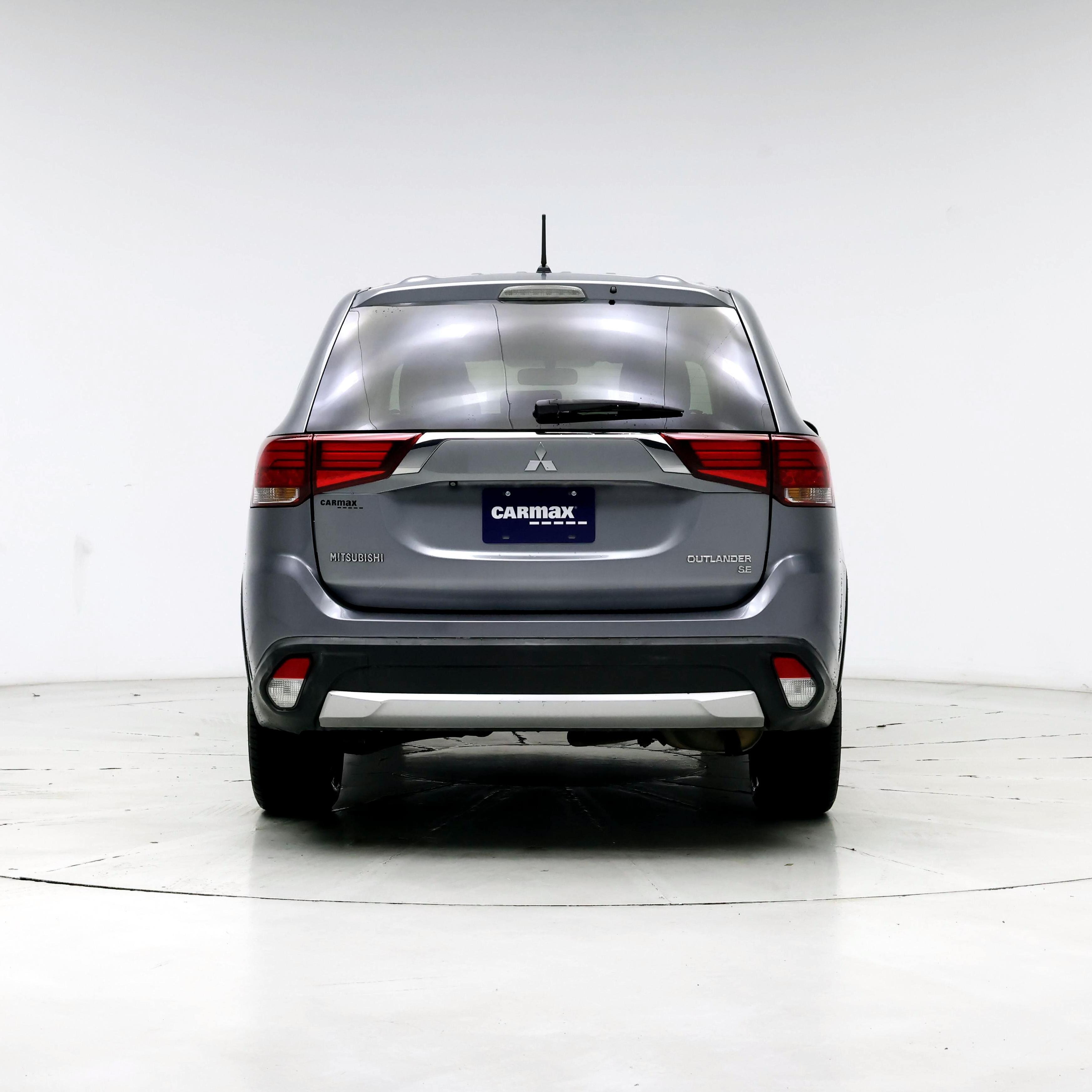 Thumbnail: 2016 Mitsubishi Outlander - 6
