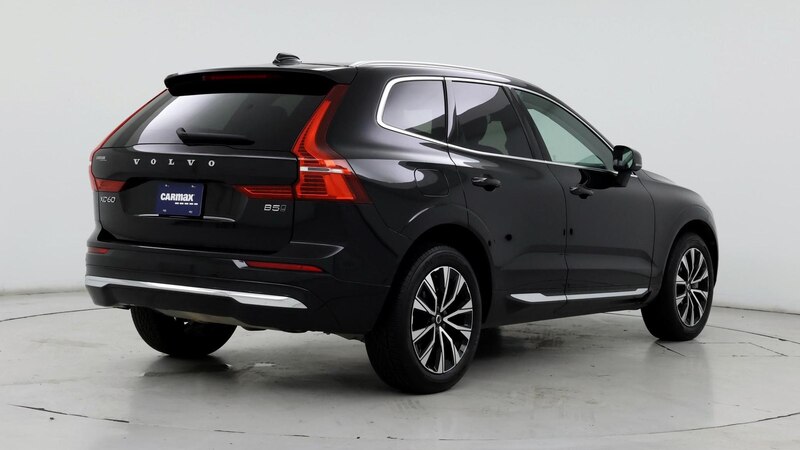 2023 Volvo XC60 B5 Plus 8