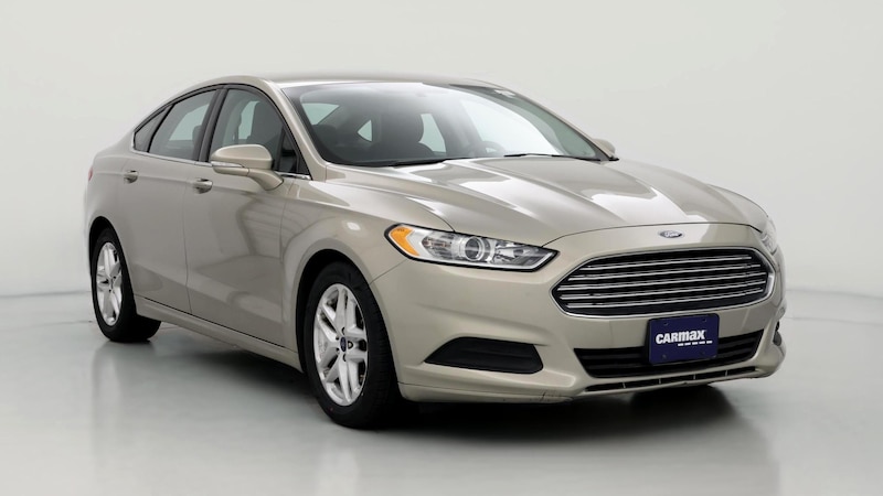 2015 Ford Fusion SE Hero Image