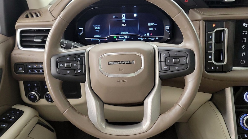 2022 GMC Yukon Denali 10