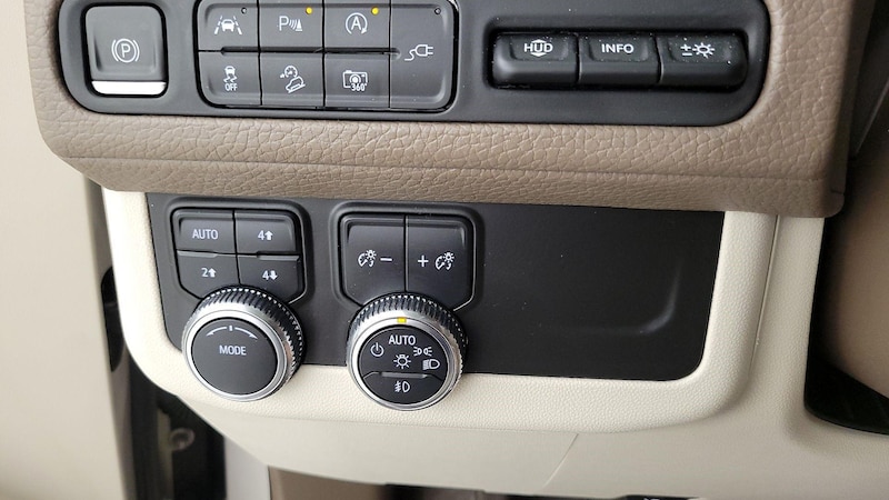 2022 GMC Yukon Denali 13