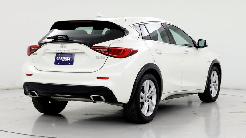 2018 INFINITI QX30 Luxury 8