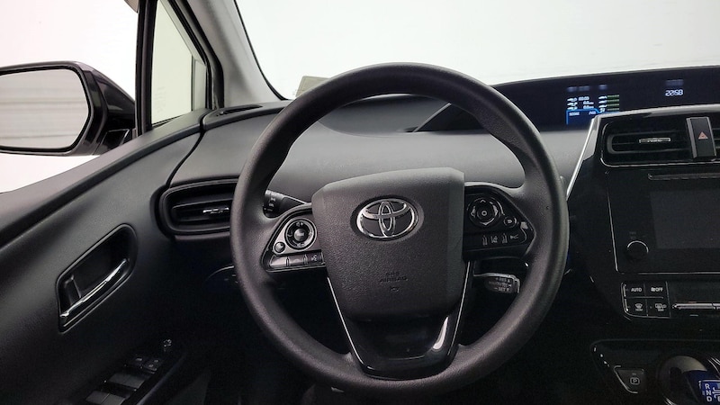 2019 Toyota Prius LE 10