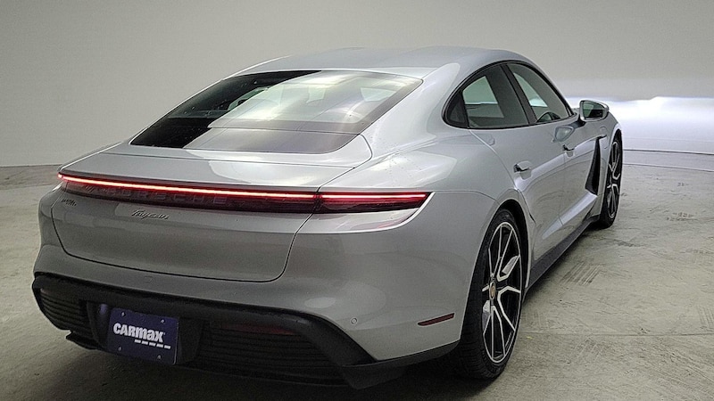2022 Porsche Taycan  5