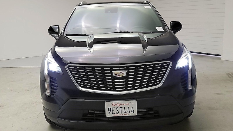 2023 Cadillac XT4 Luxury 2