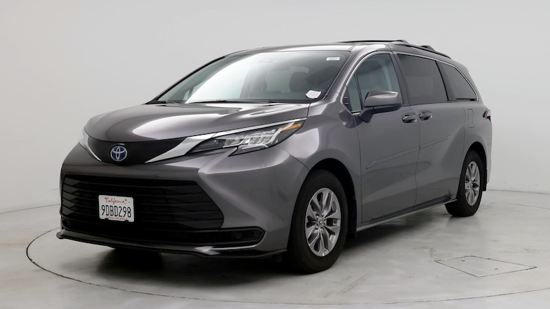 2022 Toyota Sienna LE 4