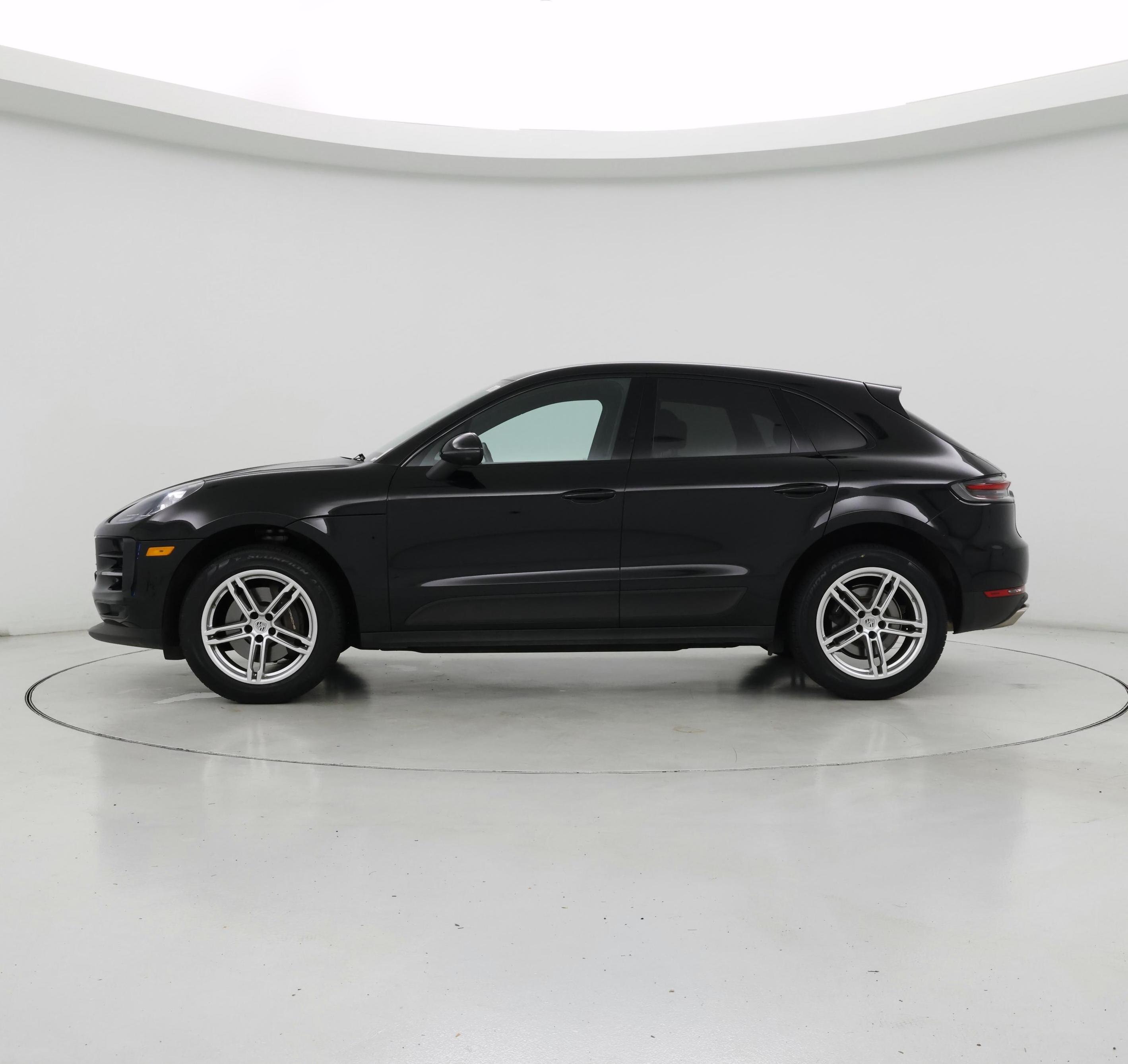 Thumbnail: 2021 Porsche Macan - 3