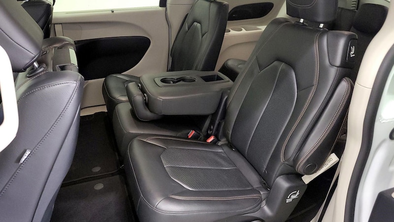 2019 Chrysler Pacifica  20