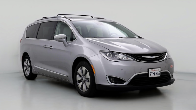 2017 Chrysler Pacifica Hybrid Platinum Hero Image