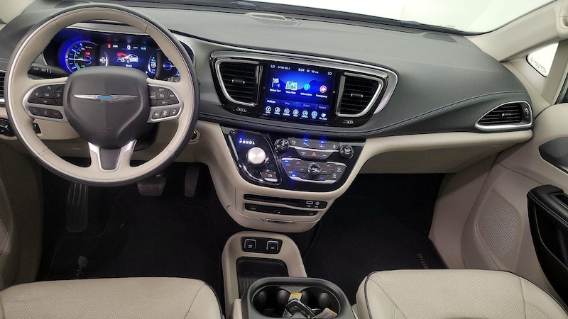 2017 Chrysler Pacifica Hybrid Platinum 9