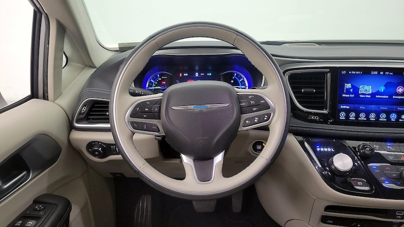 2017 Chrysler Pacifica Hybrid Platinum 10