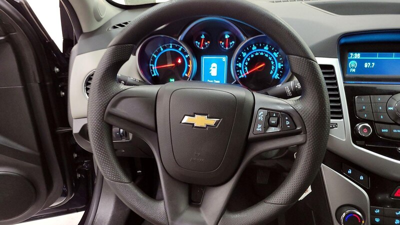 2014 Chevrolet Cruze LS 10