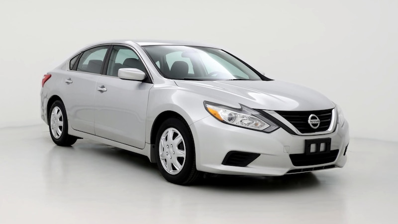 2016 Nissan Altima S Hero Image