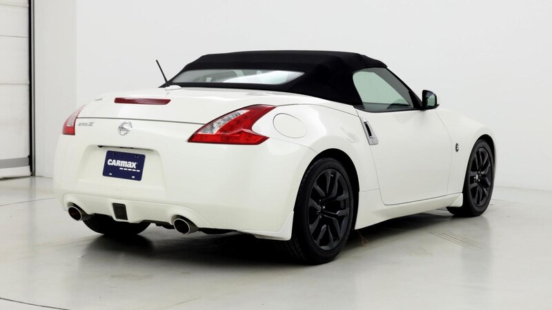 2016 Nissan Z 370Z 8