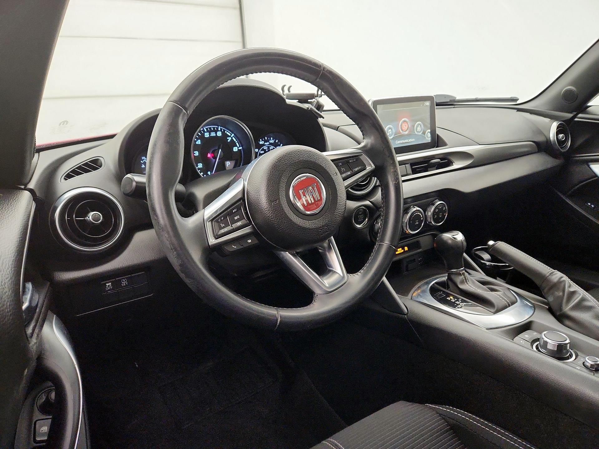 Thumbnail: 2017 Fiat 124 Spider - 9