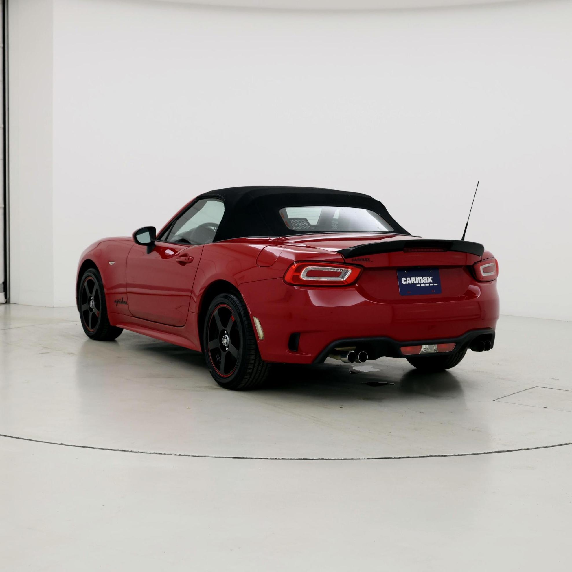 Thumbnail: 2017 Fiat 124 Spider - 2