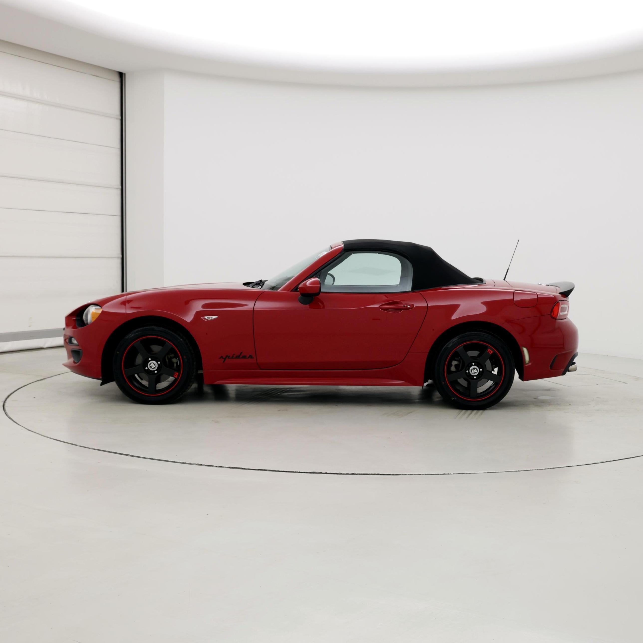 Thumbnail: 2017 Fiat 124 Spider - 3