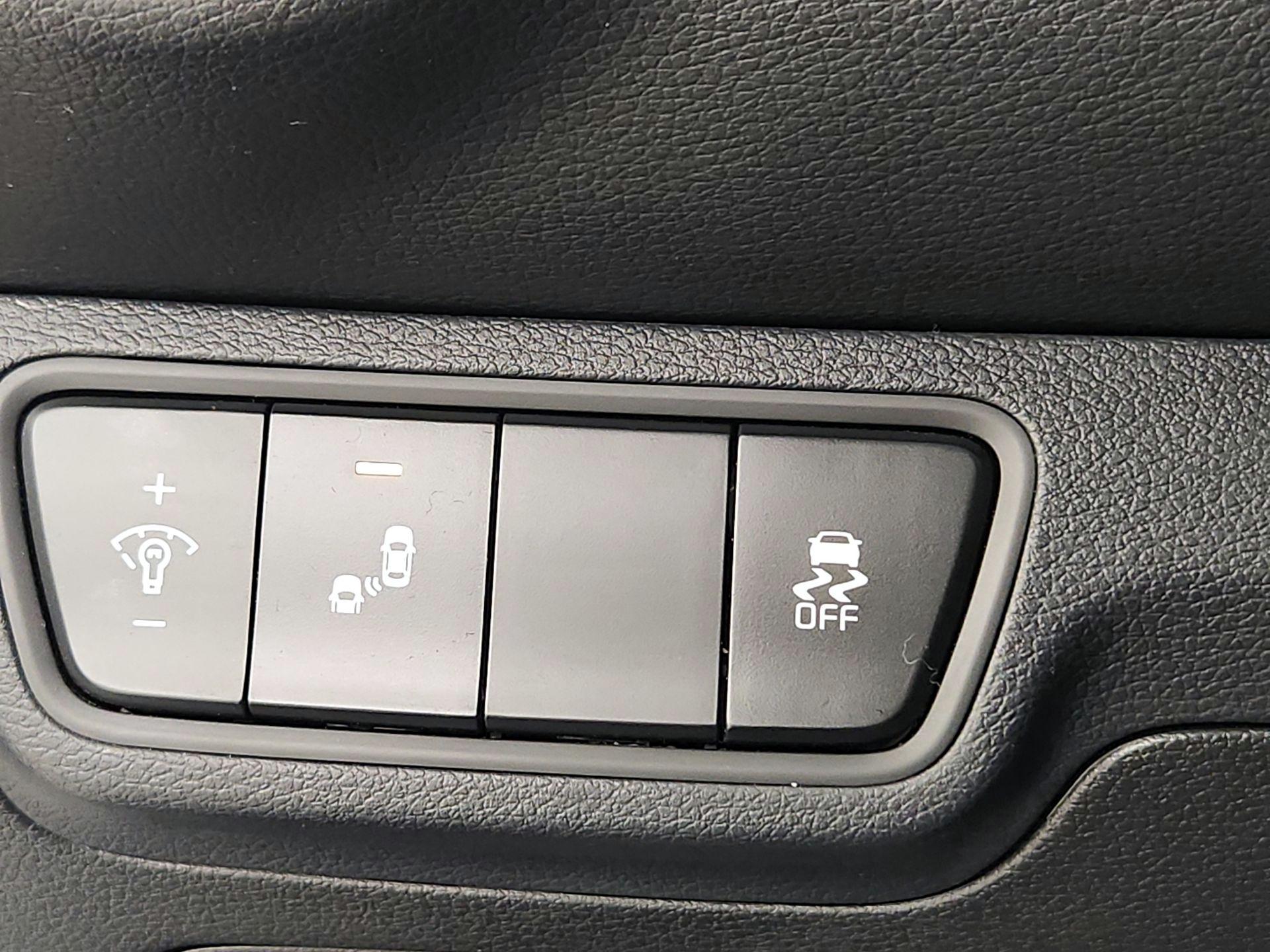 Thumbnail: 2022 Kia Forte - 13