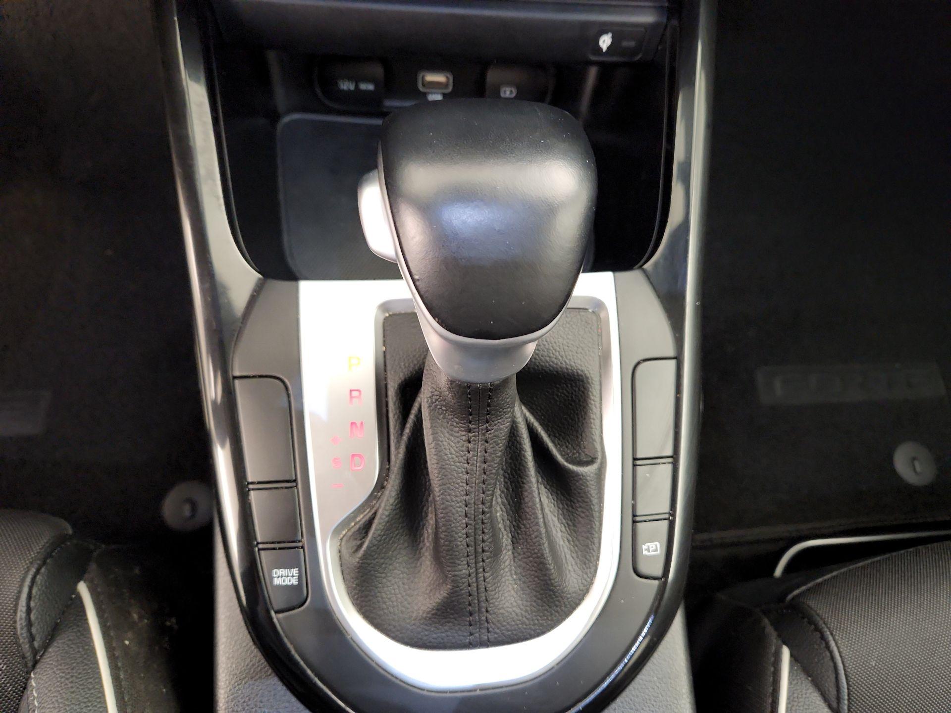 Thumbnail: 2022 Kia Forte - 18