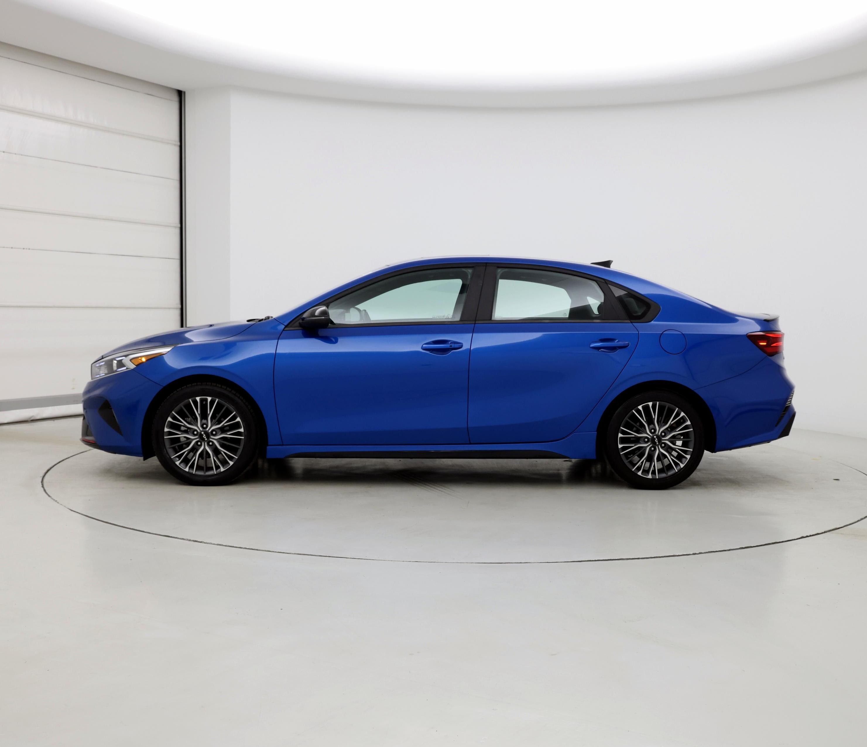 Thumbnail: 2022 Kia Forte - 3