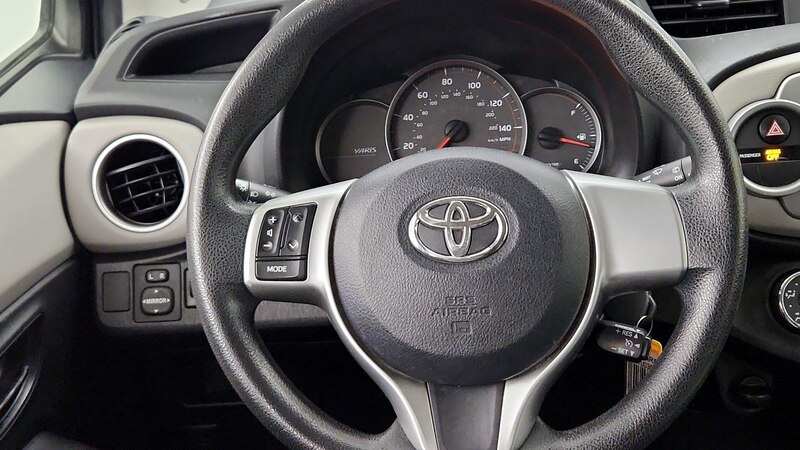 2013 Toyota Yaris LE 10