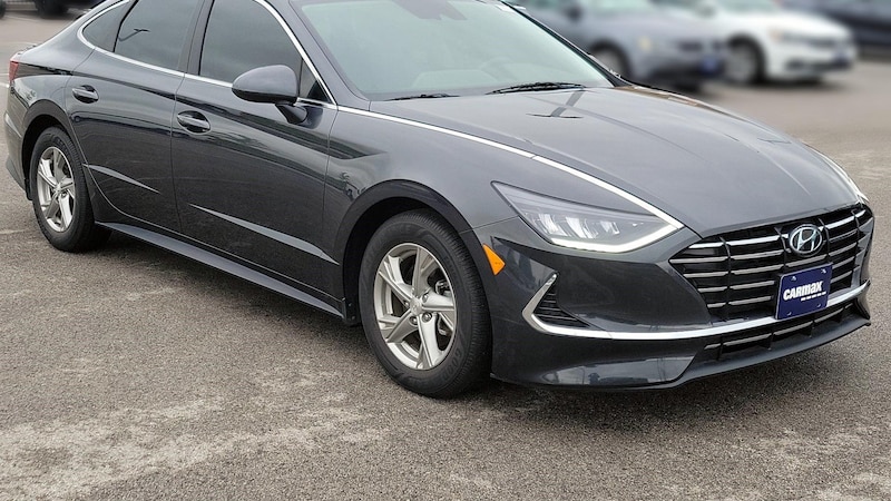 2021 Hyundai Sonata SE Hero Image