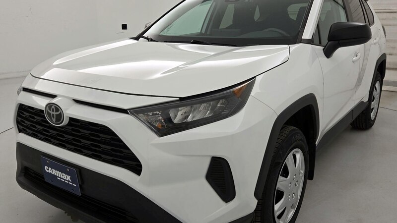 2020 Toyota RAV4 LE 3