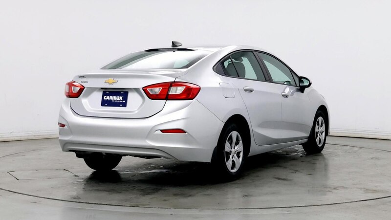 2018 Chevrolet Cruze LS 8