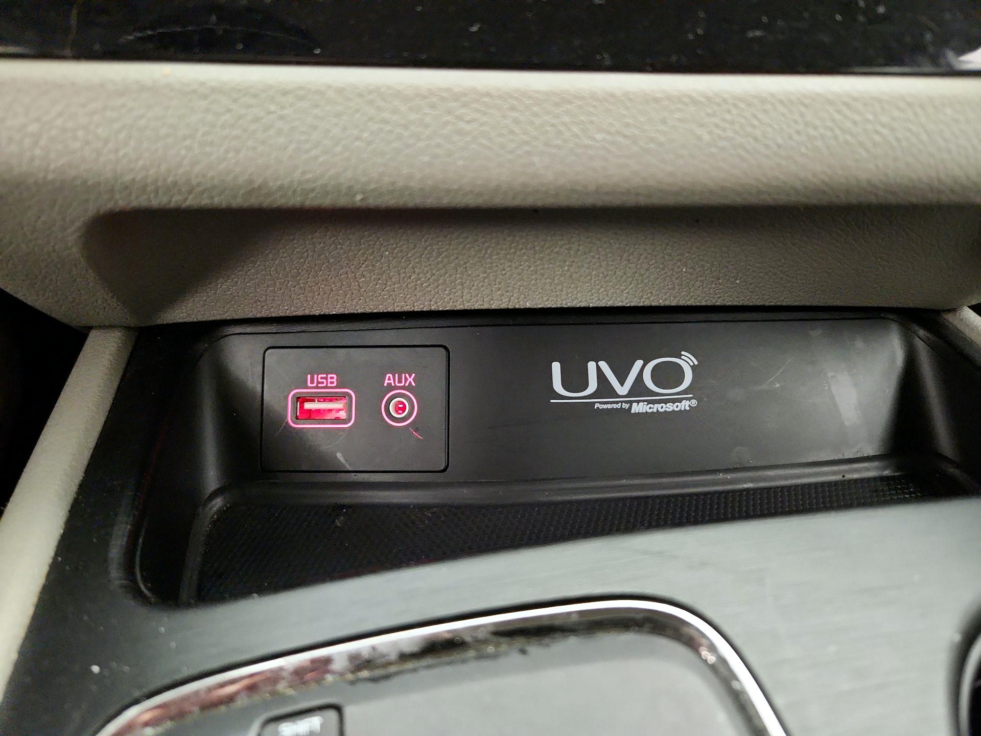 Thumbnail: 2016 Kia Sedona - 18