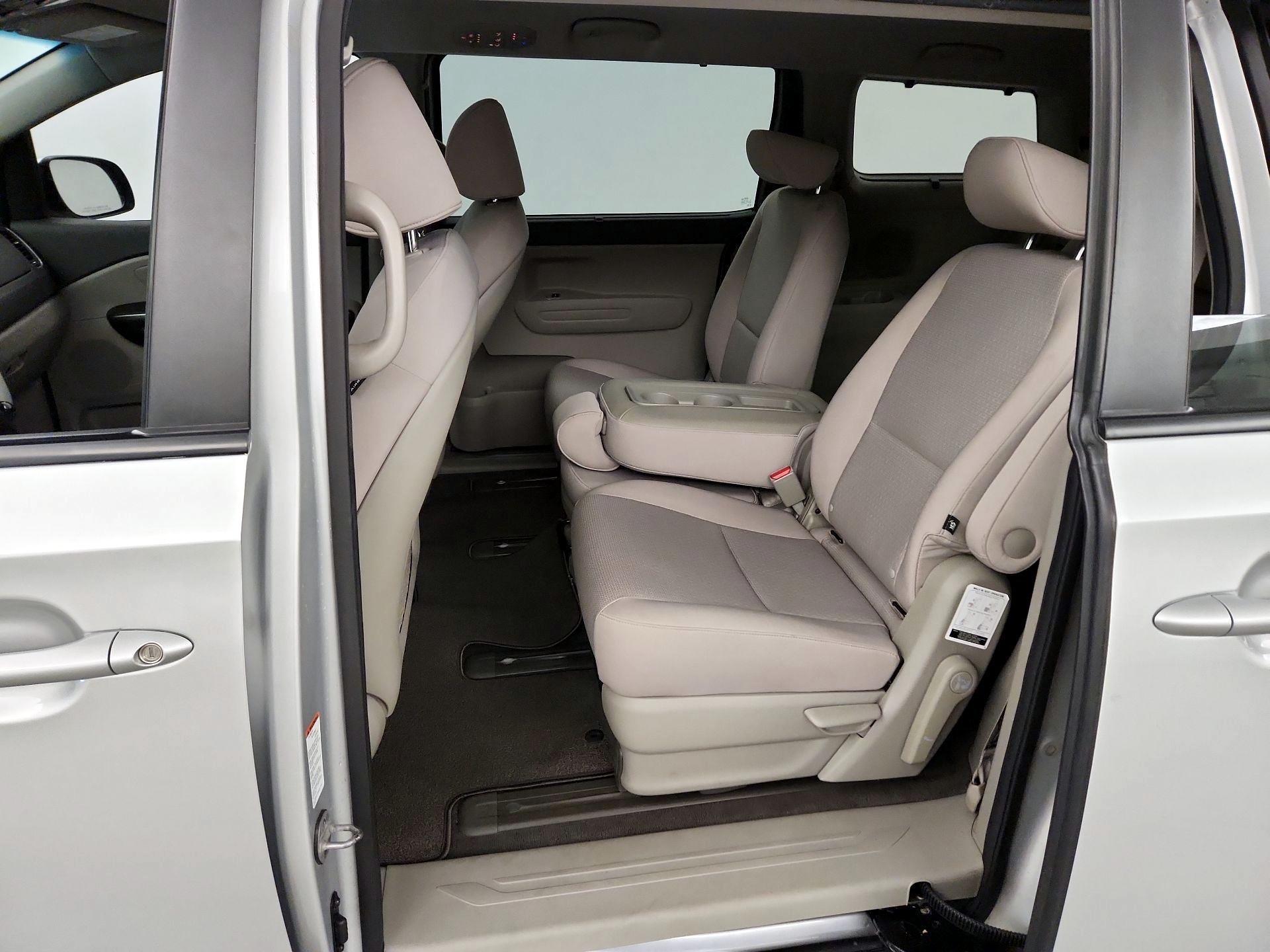 Thumbnail: 2016 Kia Sedona - 19