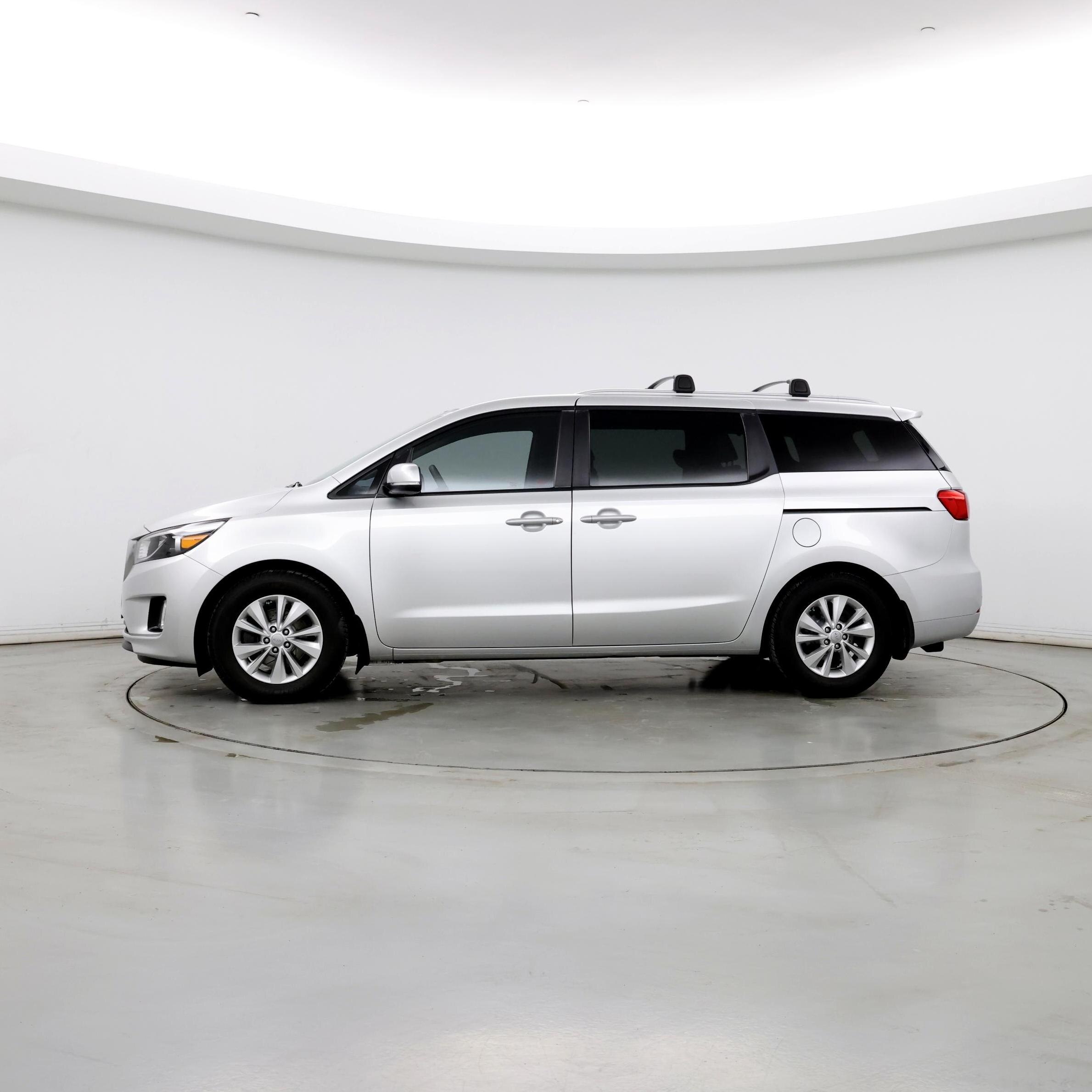 Thumbnail: 2016 Kia Sedona - 3