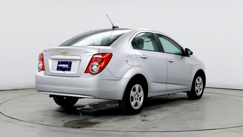 2016 Chevrolet Sonic LS 8