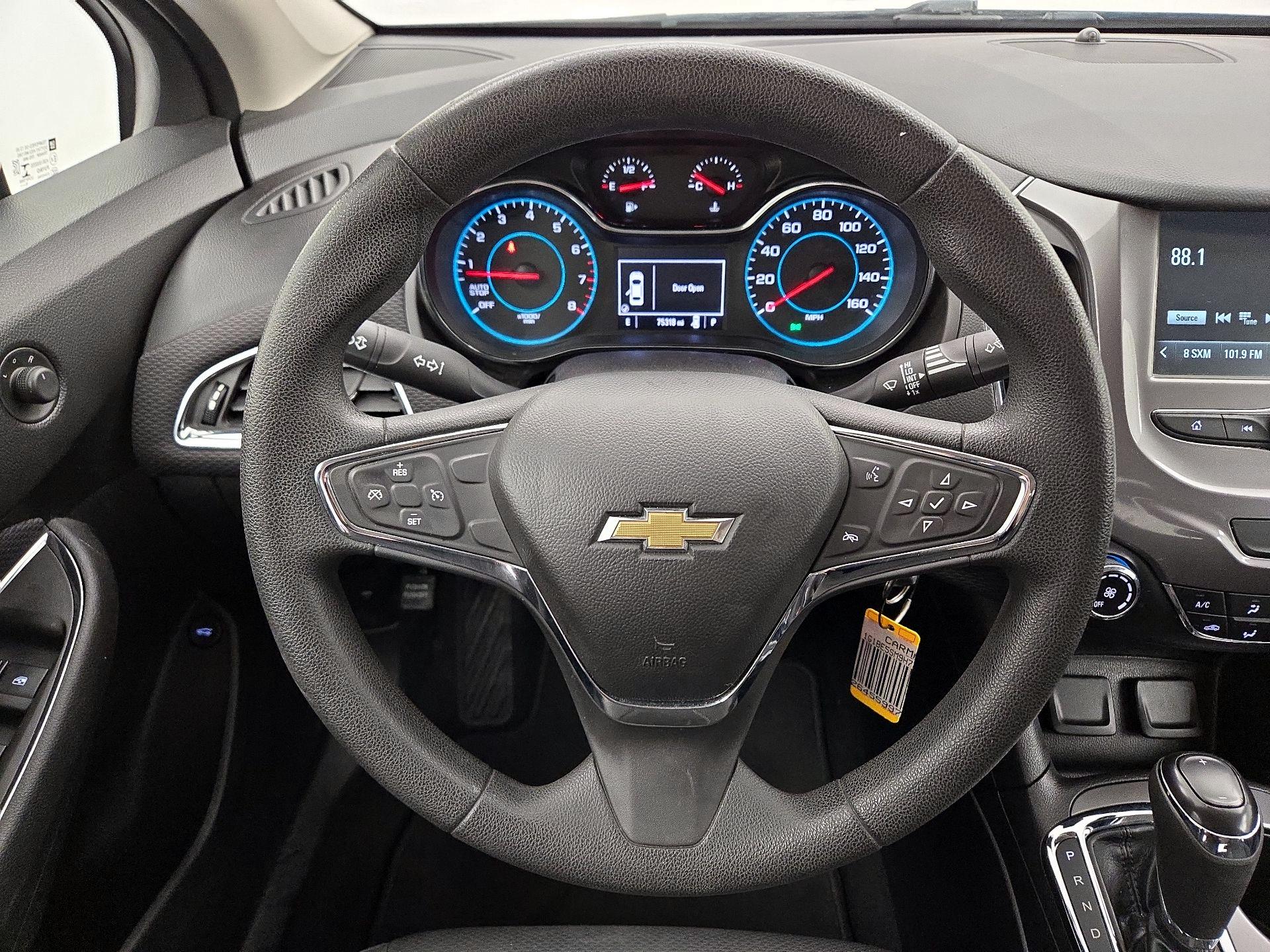 Thumbnail: 2017 Chevrolet Cruze - 10
