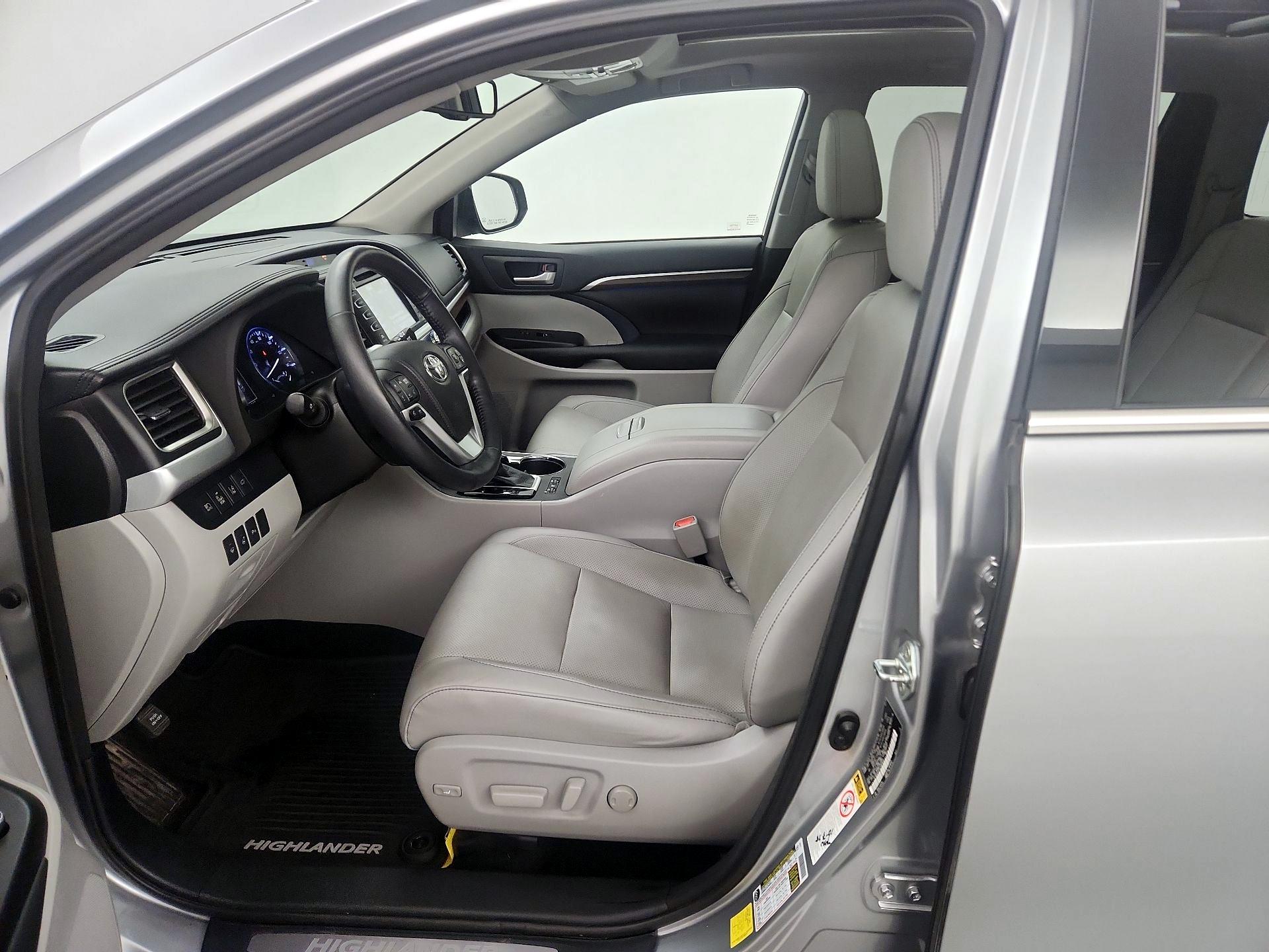 Thumbnail: 2015 Toyota Highlander - 11