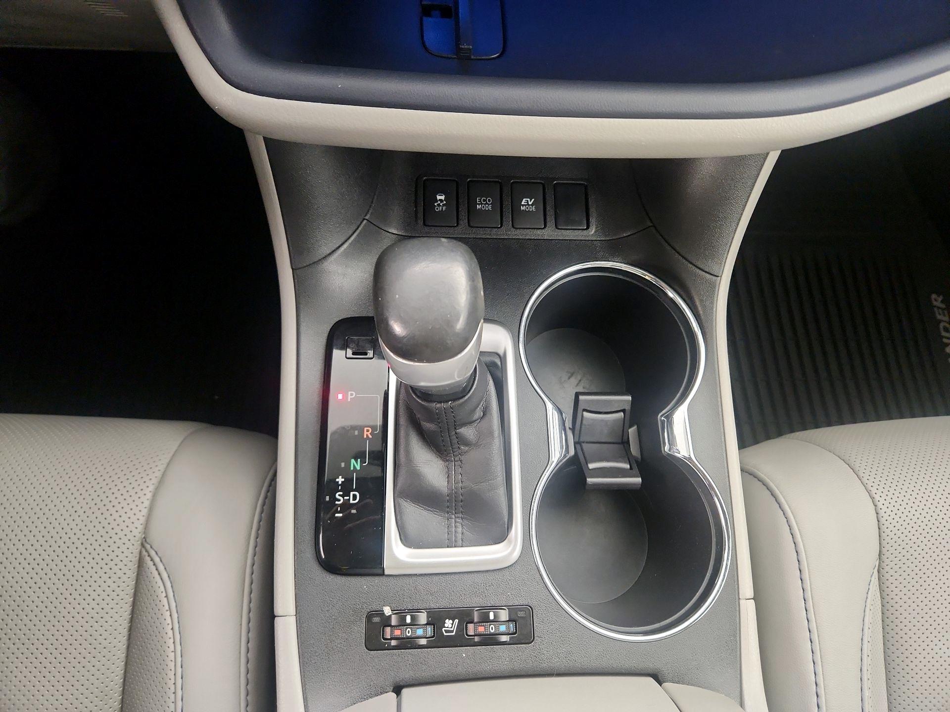 Thumbnail: 2015 Toyota Highlander - 18