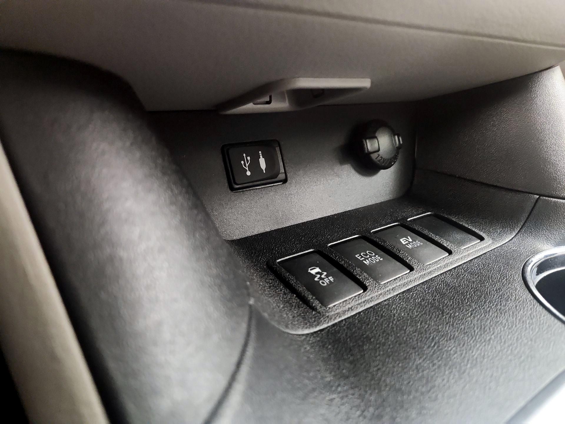 Thumbnail: 2015 Toyota Highlander - 19