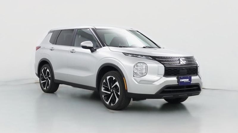 2022 Mitsubishi Outlander ES Hero Image