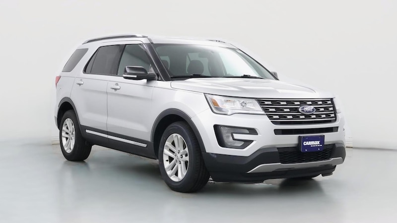 2017 Ford Explorer XLT Hero Image
