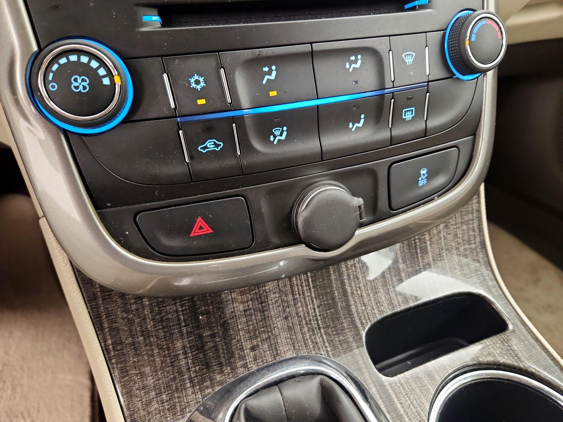 Thumbnail: 2015 Chevrolet Malibu - 16