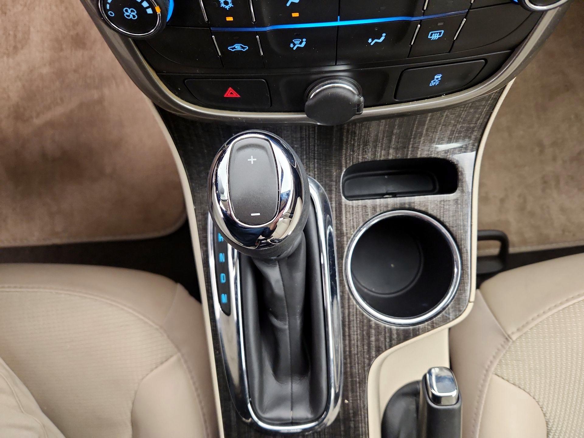 Thumbnail: 2015 Chevrolet Malibu - 17