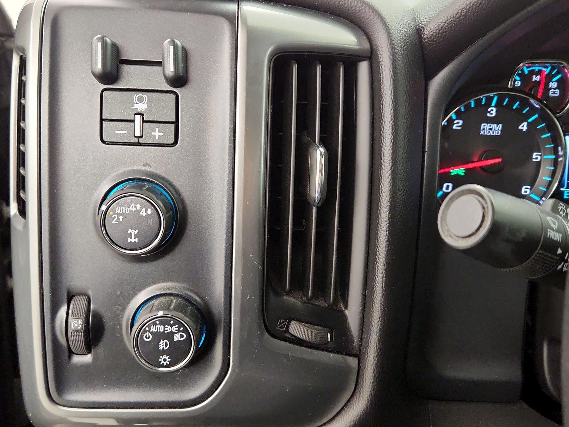 Thumbnail: 2017 Chevrolet Silverado 1500 - 13